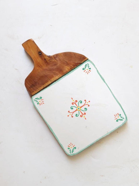 "Sóller" Tabla de cerámica par servir alimentos con motivos en verde y naranja - AGOTADA