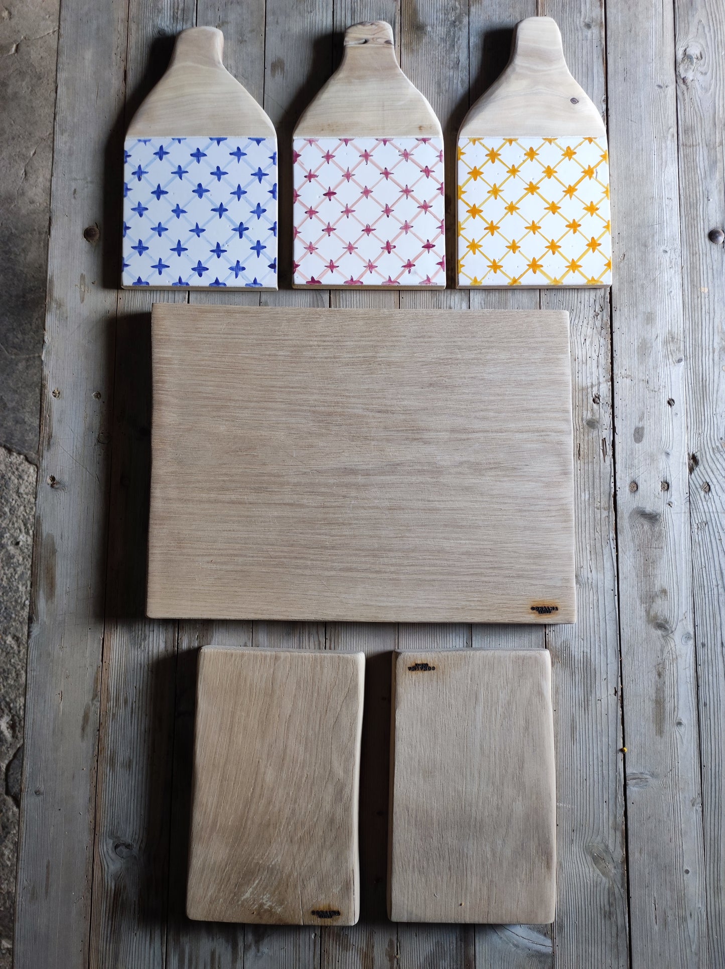 “Pack Cocina” Variedad de tablas de corte y tablas de cerámica para servir