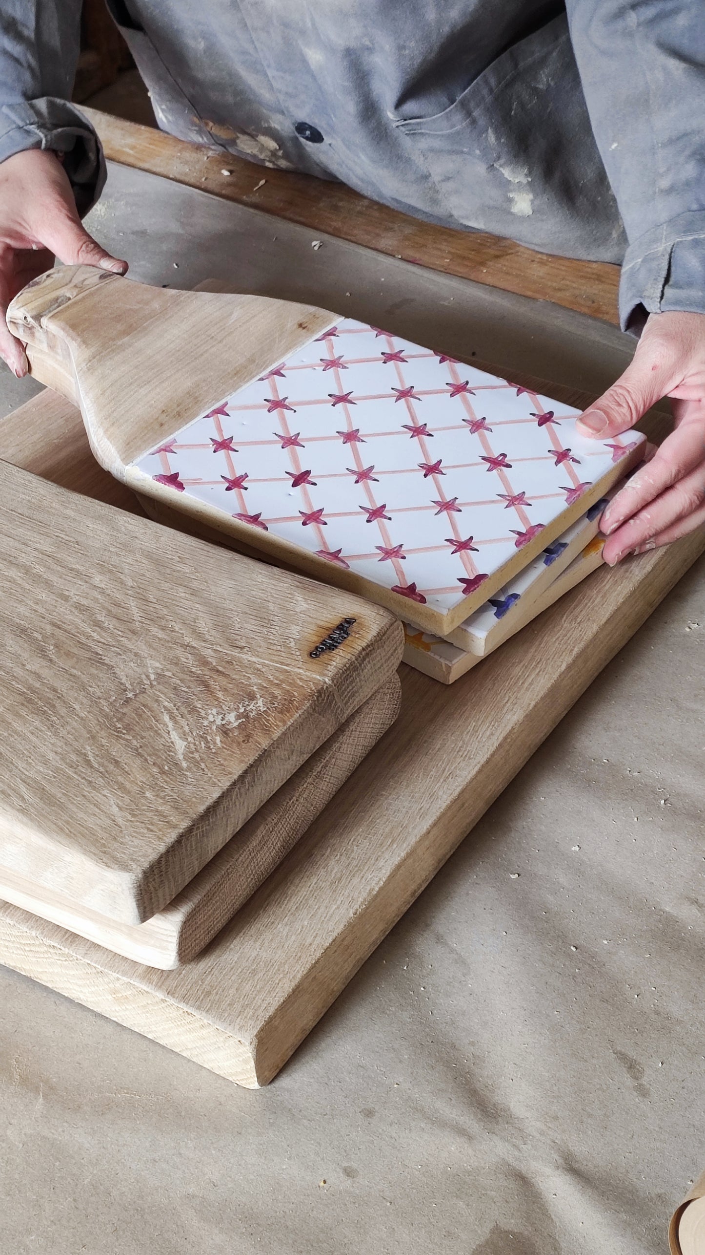 “Pack Cocina” Variedad de tablas de corte y tablas de cerámica para servir