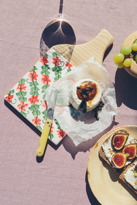 Tabla Provence AGOTADA -Tabla de cerámica con motivos florales , para servir alimentos